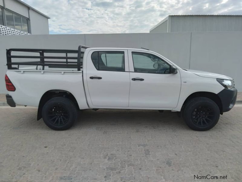 Toyota 2.7 HILUX DC RB SR MT in Namibia