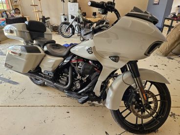 Pre-owned Harley-Davidson Road Glide 117 CVO for sale in 