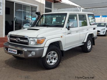 Pre-owned Toyota Land Cruiser V8 for sale in 
