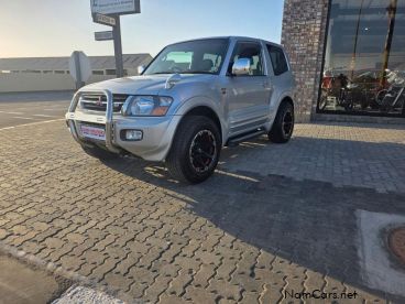 Pre-owned Mitsubishi PAJERO 3.5 V6 GLS A/T F/LIFT 3DR 4X4 for sale in 