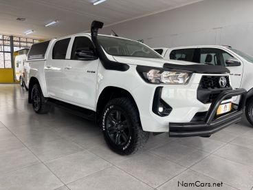 Pre-owned Toyota Hilux 2.4 4x4 A/t d/cab for sale in 
