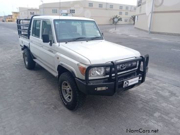 Pre-owned Toyota Land Cruiser 4.0 V6 for sale in 