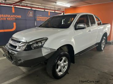 Pre-owned Isuzu KB Kb300 D-Teq LX 4x4 Pick Up E/cab for sale in 
