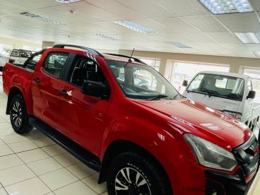 Pre-owned Isuzu Isuzu for sale in 