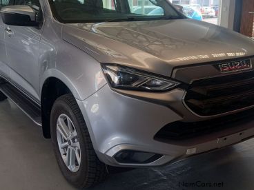 Pre-owned Isuzu Mux for sale in 