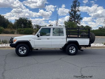 Pre-owned Toyota Land Cruiser 4.5 V8 4x4 for sale in 