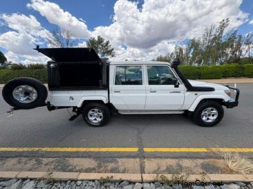 Pre-owned Toyota Toyota Landcruiser V8 Diesel for sale in 