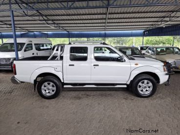 Pre-owned Nissan NP300  2.5 TDI  4X4 D/CAB for sale in 
