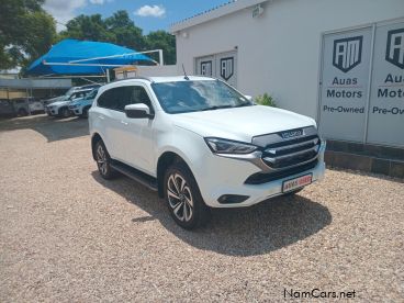 Pre-owned Isuzu MU-X 3.0 Onyx 4x4 AT for sale in 