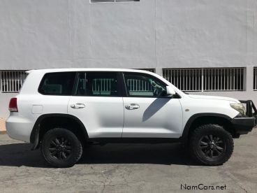 Pre-owned Toyota Land Cruiser 4.7 V8 Petrol for sale in 