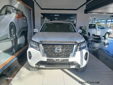 Pre-owned Nissan Navara 2.5D LE 4x4 A/T D/C for sale in 