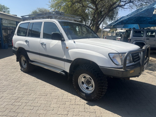 Toyota Land Cruiser 100 4.5 EFi in Namibia