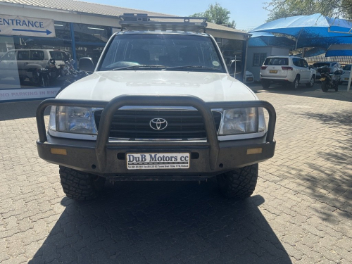 Toyota Land Cruiser 100 4.5 EFi in Namibia