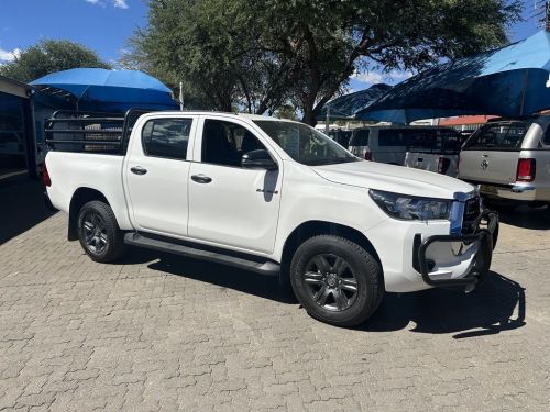 Toyota Hilux 2.4 GD6 Raider 4x4 D/cab in Namibia