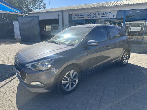 Hyundai i20 1.4 Fluid Automatic in Namibia