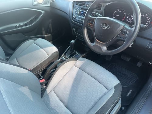 Hyundai i20 1.4 Fluid Automatic in Namibia