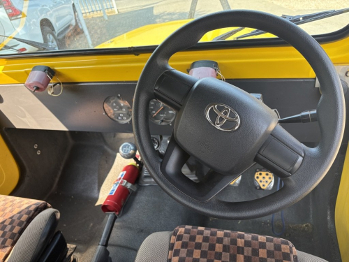Toyota Landcruiser "Jeep" Chev 350 V8 in Namibia