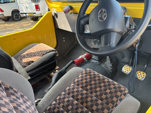 Toyota Landcruiser "Jeep" Chev 350 V8 in Namibia