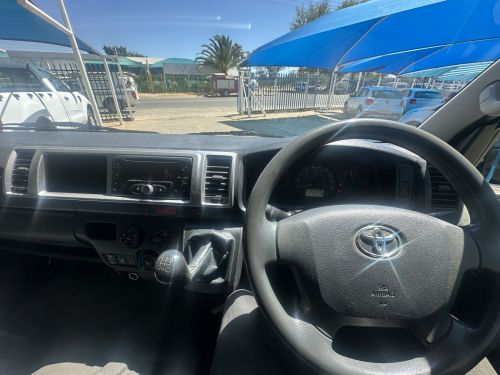 Toyota QUANTUM 2.5 D4D 10 SEATER in Namibia
