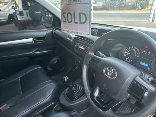 Toyota Hilux 2.0 VVTi LWB A/Con in Namibia