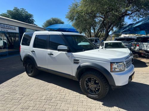Land Rover DISCOVERY 4 TDV6 XS in Namibia
