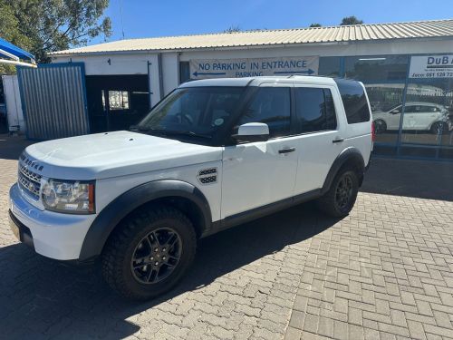 Land Rover DISCOVERY 4 TDV6 XS in Namibia