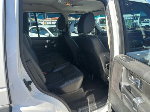 Land Rover DISCOVERY 4 TDV6 XS in Namibia