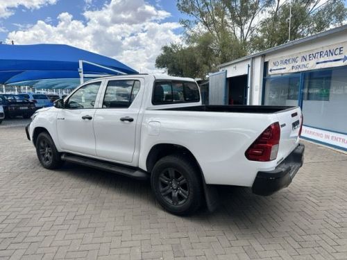 Toyota Hilux 2.4 GD6 4x4 Raider D/cab Manual in Namibia