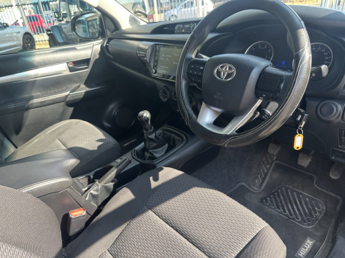 Toyota Hilux 2.4 GD6 4x4 D/cab SRX Manual in Namibia