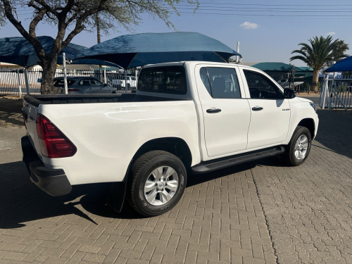Toyota Hilux 2.4 GD6 4x4 D/cab SRX Manual in Namibia
