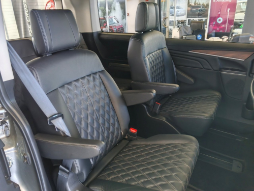 Mitsubishi Delica D5 2.2 Diesel 8-Speed Auto Super All Wheel Control (S-AWC) in Namibia