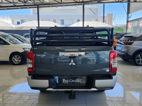 Mitsubishi TRITON 2.4 DI-DC 4X4 AT in Namibia