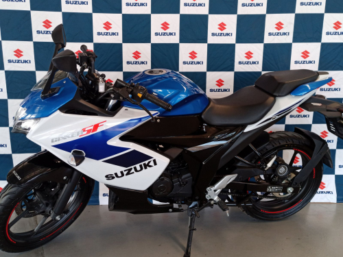 Suzuki GSX-150F in Namibia