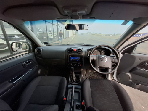 Isuzu ISUZU KB240 LE D/C 2X4 in Namibia