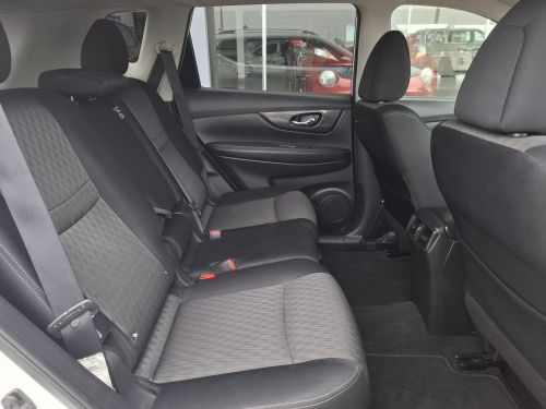 Nissan X-trail 2.5 Acenta 4x4 Cvt in Namibia