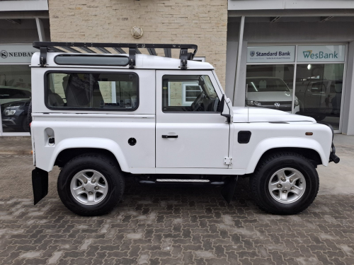 Land Rover DEFENDER 90  2.2 4X4 in Namibia