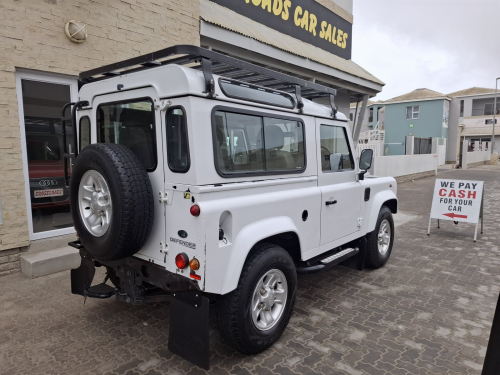 Land Rover DEFENDER 90  2.2 4X4 in Namibia