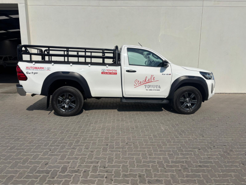 Toyota Hilux S/C 2.4 4x2 A/T in Namibia