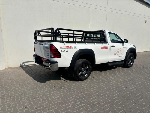 Toyota Hilux S/C 2.4 4x2 A/T in Namibia