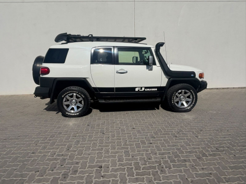 Toyota Fj 4.0 V6 in Namibia