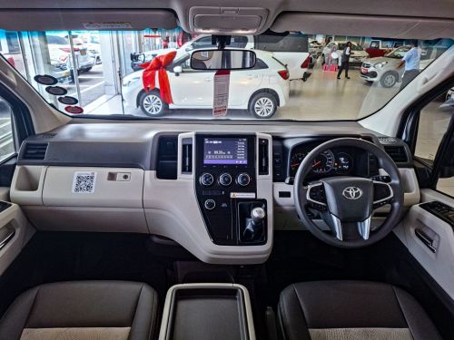 Toyota Quantum 2.8 SLWB GL 14-S MT in Namibia
