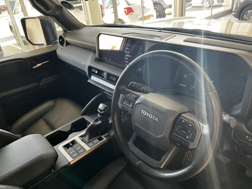Toyota Prado 2.8 GD VX-R 4x4 AT in Namibia
