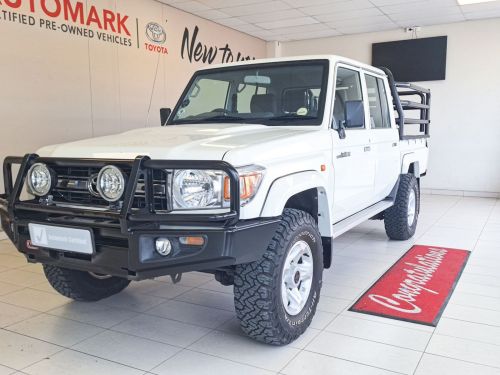 Pre-owned Toyota Land Cruiser 79 DC 4.0 Petrol 4x4 MT for sale in 