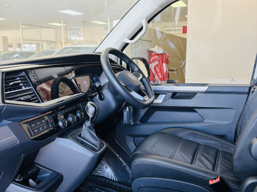 Volkswagen Caravelle 2.0  Bitdi Highline DSG 4Motion (146kw) in Namibia