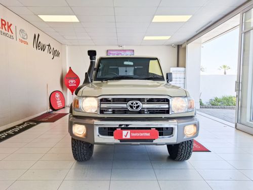 Toyota LC79 DC 4.0 Petrol 4x4 MT in Namibia
