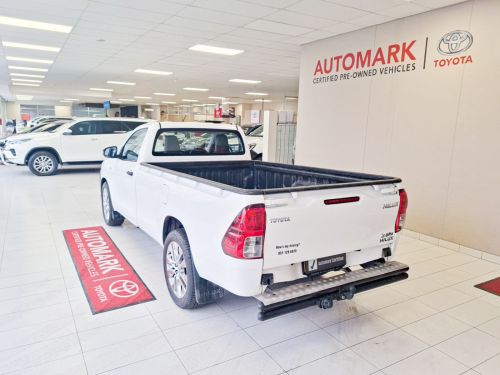 Toyota Hilux 2.0 VVTi + AC in Namibia
