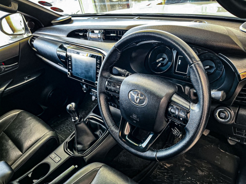 Toyota Hilux 2.8 LGD RS 4x4 MT in Namibia