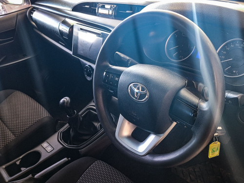 Toyota Hilux 2.4 GD6 SRX RB MT 2x4 in Namibia