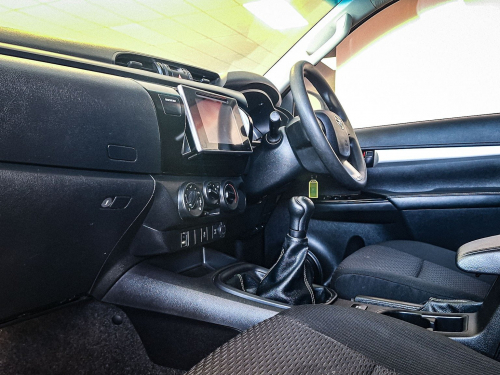 Toyota Hilux 2.4 GD6 SRX RB MT 2x4 in Namibia