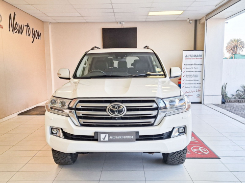Toyota Land Cruiser 200 4.5D V8 AT in Namibia